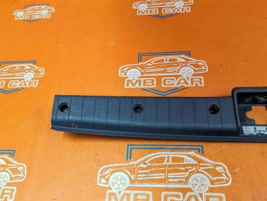 Накладка замка багажника MERCEDES-BENZ M-класс W163 рестайлинг (2001 - 2005) — Разборка Мерседес