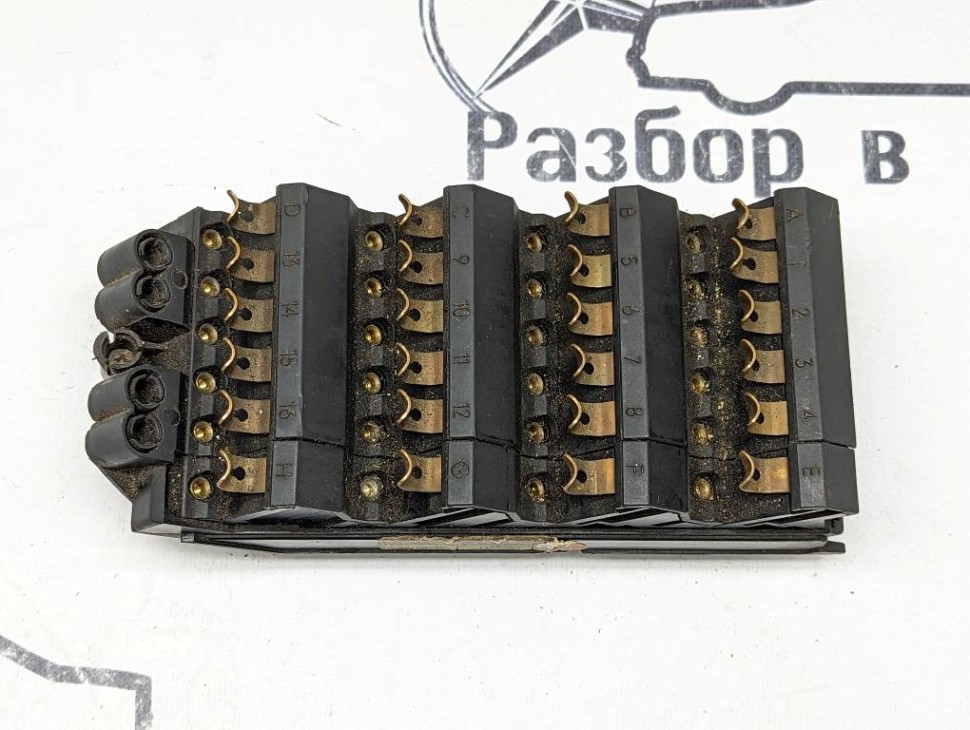 Блок предохранителей MERCEDES-BENZ W124 W124/S124/C124/A124 (1984 - 1993) фото 1 — Разборка Мерседес