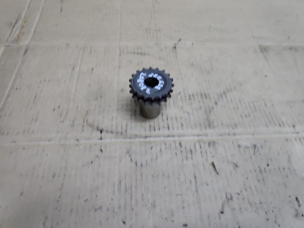 Промежуточная шестерня MERCEDES-BENZ S-класс W220 (1998 - 2005) фото 1 — Разборка Мерседес