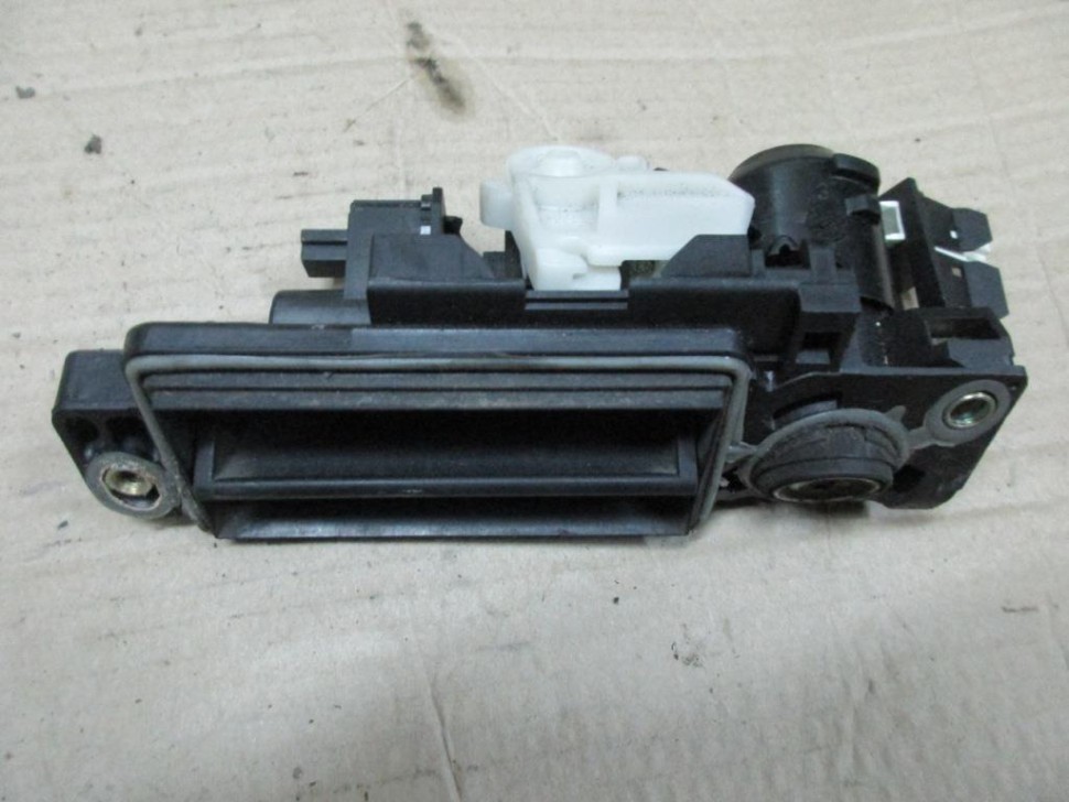 Ручка открытия багажника MERCEDES-BENZ E-класс W211/S211 (2002 - 2006) фото 1 — Разборка Мерседес