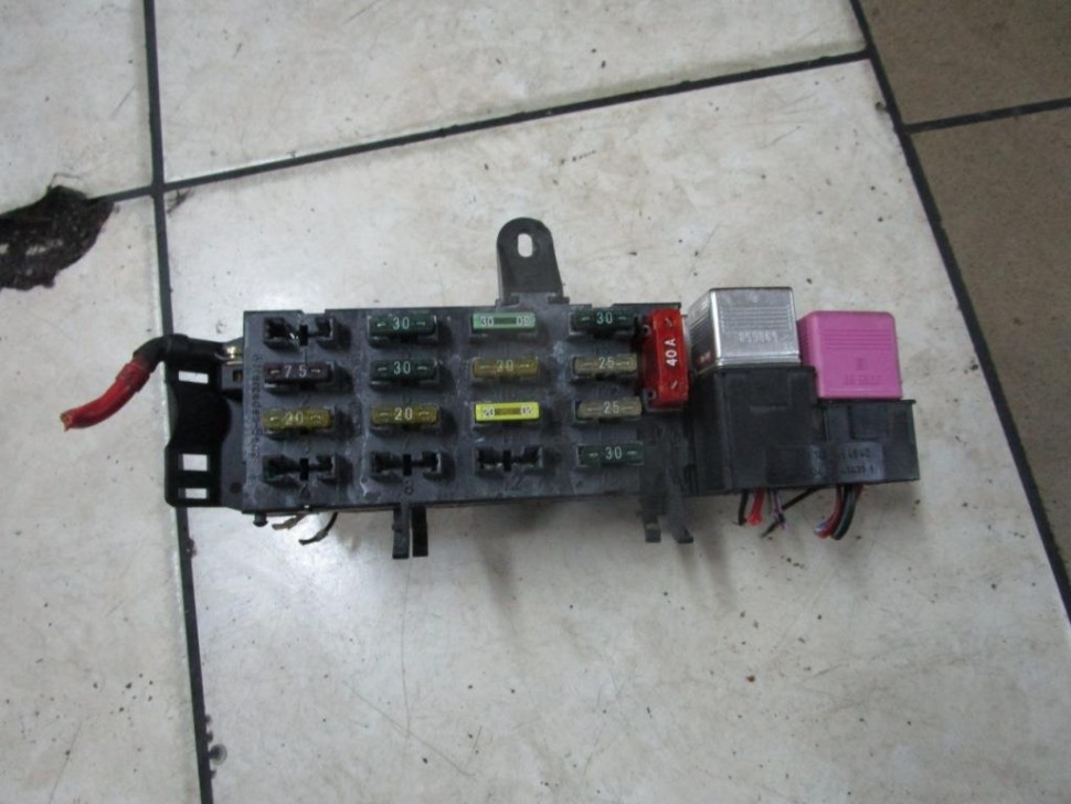 Блок предохранителей MERCEDES-BENZ CL-класс C140 (1992 - 2000) фото 1 — Разборка Мерседес