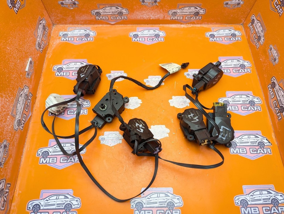 Сервоприводы печки MERCEDES-BENZ C-класс W203/S203/CL203 рестайлинг (2004 - 2008) фото 1 &mdash; Разборка Мерседес