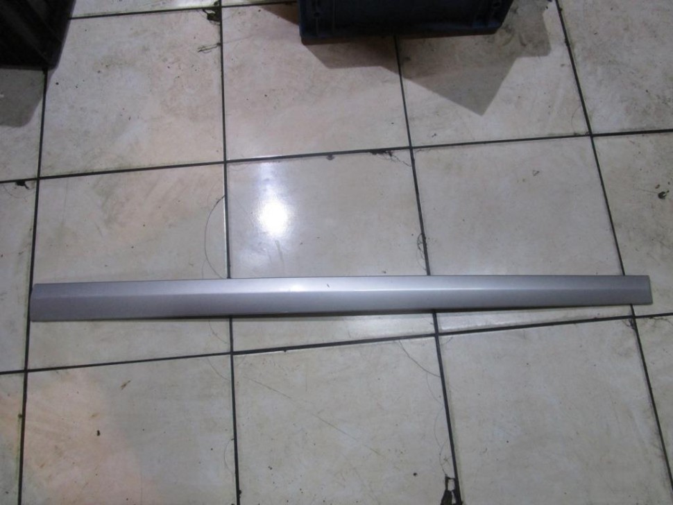 Молдинг двери MERCEDES-BENZ C-класс W203/S203/CL203 рестайлинг (2004 - 2008) фото 1 — Разборка Мерседес