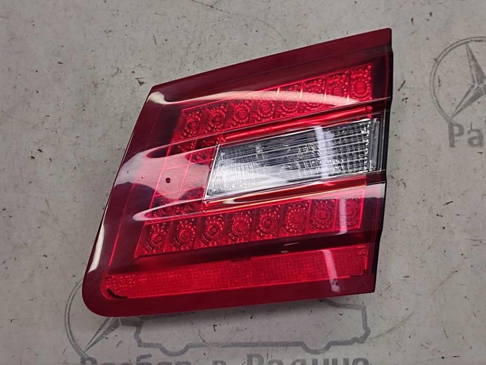Фонарь крышки багажника MERCEDES-BENZ E-class w212 фото 1 — Разборка Мерседес