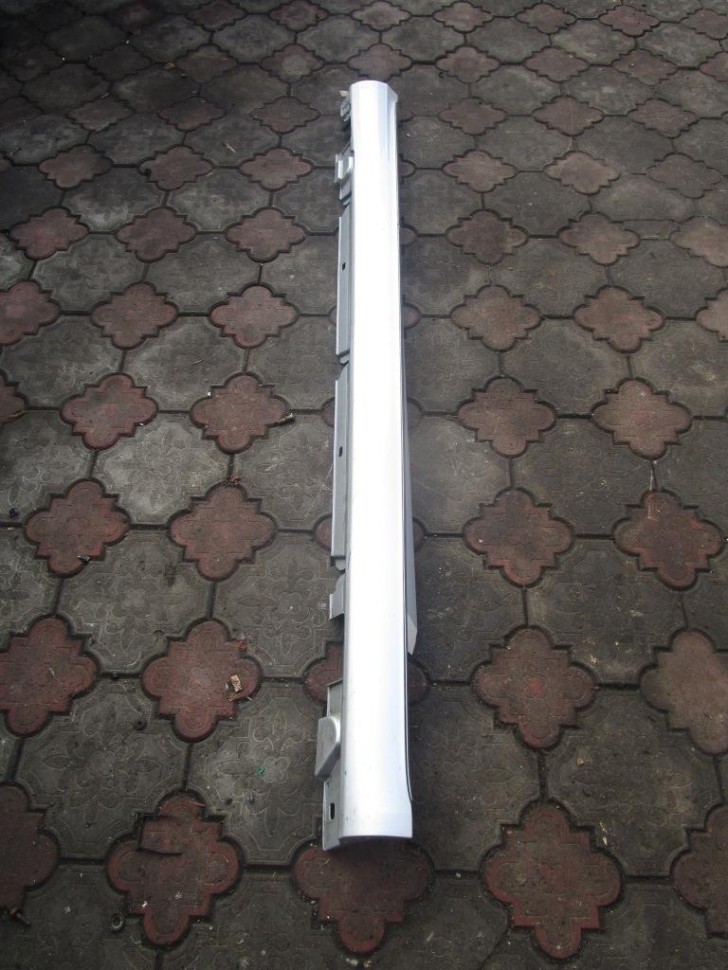 Порог пластиковый левый MERCEDES-BENZ C-класс W205/S205/C205/A205 (2014 - 2018) фото 1 — Разборка Мерседес