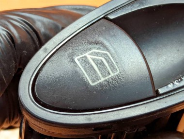 Кнопка стеклоподъемников MERCEDES-BENZ E-класс W211/S211 (2002 - 2006) — Разборка Мерседес