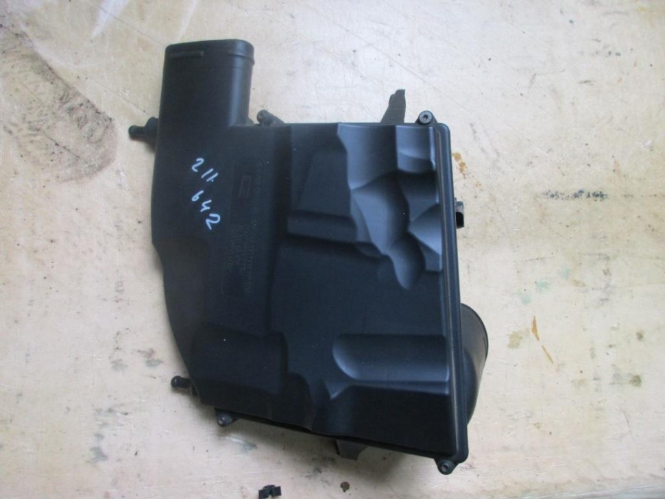 Корпус воздушного фильтра MERCEDES-BENZ E-класс W211/S211 (2002 - 2006) фото 1 — Разборка Мерседес