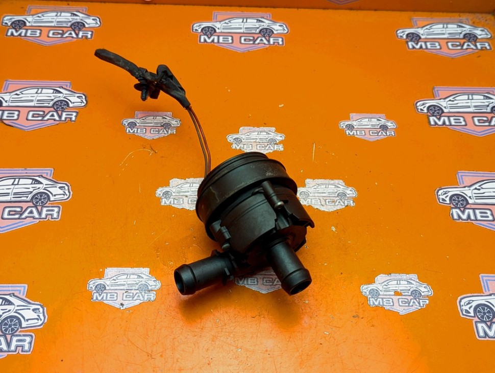 Насос циркуляционный MERCEDES-BENZ A-класс W176 рестайлинг (2015 - 2018) фото 1 — Разборка Мерседес