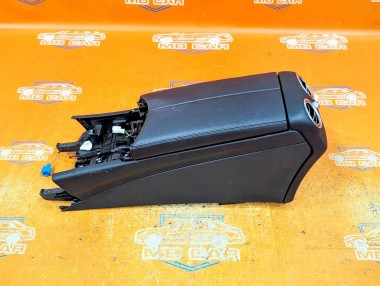 Подлокотник MERCEDES-BENZ C-класс W205/S205/C205/A205 (2014 - 2018) — Разборка Мерседес