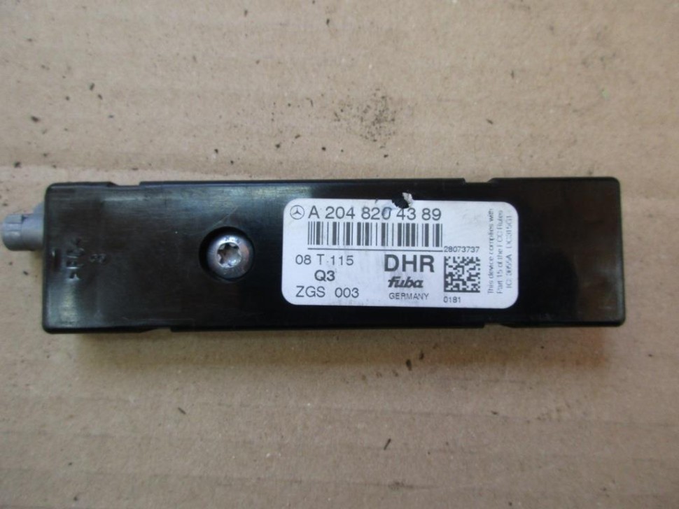 Усилитель антенны MERCEDES-BENZ C-класс W204/S204 (2006 - 2011) фото 1 — Разборка Мерседес