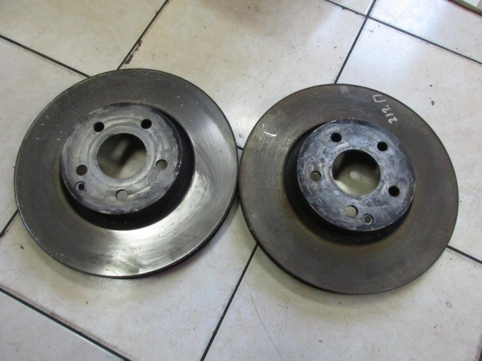 Диски тормозные перед MERCEDES-BENZ E-класс W212/S212/C207/A207 рестайлинг (2013 - 2016) фото 1 — Разборка Мерседес