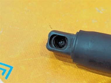 Амортизатор крышки багажника MERCEDES-BENZ GLE-класс Coupe C292 (2015 - 2019) — Разборка Мерседес