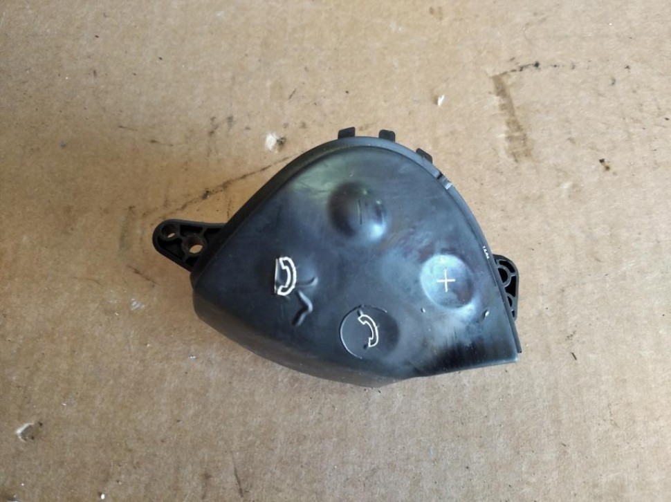 Кнопка на руле MERCEDES-BENZ E-класс W211/S211 (2002 - 2006) фото 1 &mdash; Разборка Мерседес
