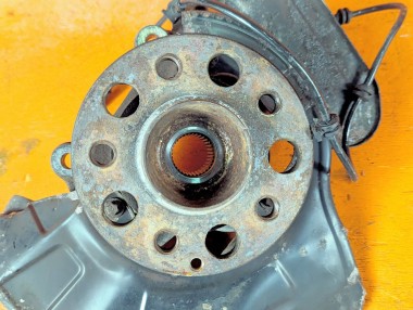 Кулак поворотный передний правый MERCEDES-BENZ E-класс W211/S211 (2002 - 2006) &mdash; Разборка Мерседес