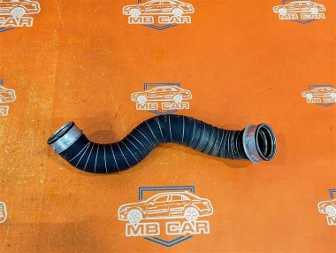 Патрубок интеркулера MERCEDES-BENZ E-класс W211/S211 (2002 - 2006) — Разборка Мерседес