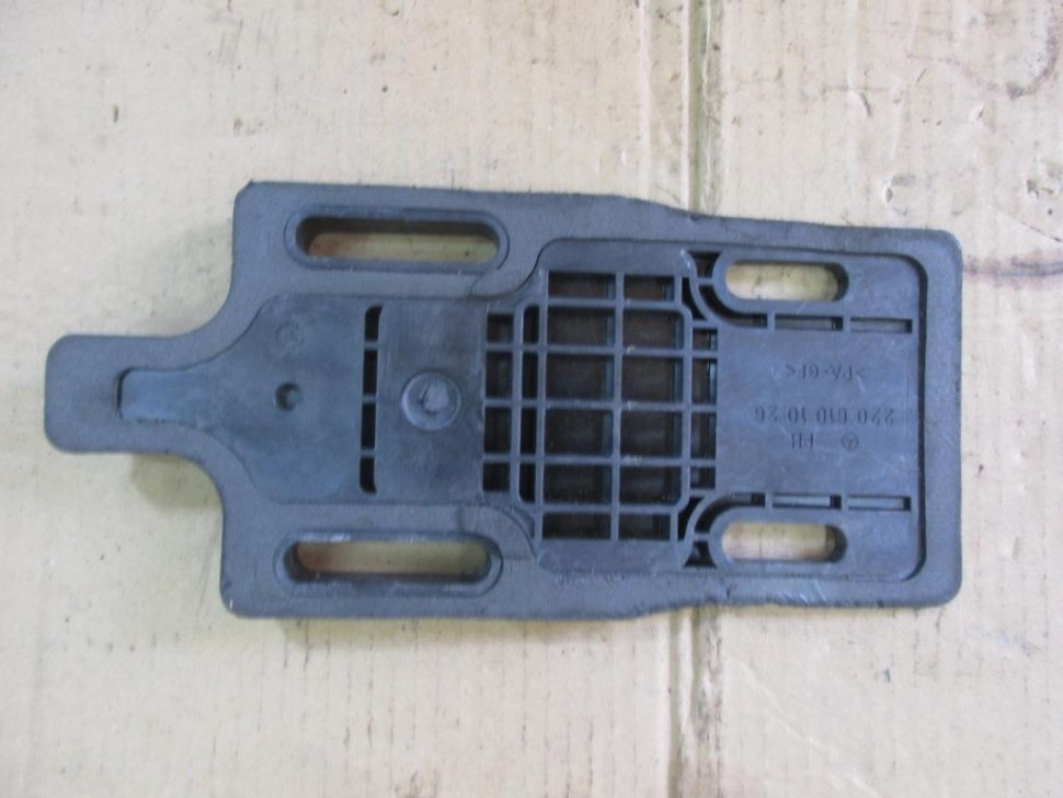 Кронштейн усилителя заднего бампера MERCEDES-BENZ S-класс W220 рестайлинг (2002 - 2005) фото 1 — Разборка Мерседес