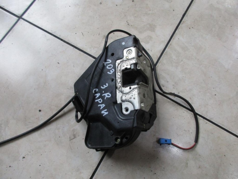 Замок двери задней правой MERCEDES-BENZ C-класс W203/S203/CL203 (2000 - 2004) фото 1 — Разборка Мерседес