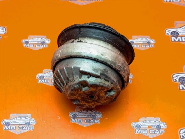 Опора двигателя MERCEDES-BENZ S-класс W220 (1998 - 2005) — Разборка Мерседес