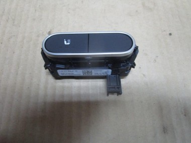 Кнопка обогрева сидений MERCEDES-BENZ A-класс AMG W177 (2019 - 2023) — Разборка Мерседес