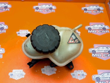 Бачок расширительный MERCEDES-BENZ A-класс AMG W176 (2013 - 2015) &mdash; Разборка Мерседес