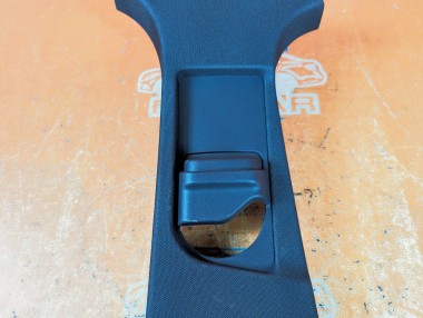 Накладка средней стойки MERCEDES-BENZ GLC-класс X253 рестайлинг (2019 - 2025) &mdash; Разборка Мерседес