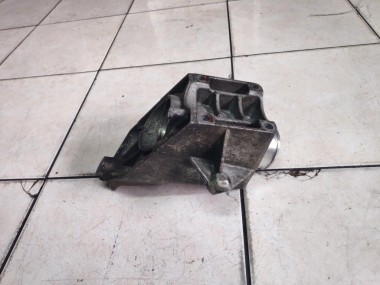 Лапа левая MERCEDES-BENZ Vito W639 (2003 - 2010) — Разборка Мерседес