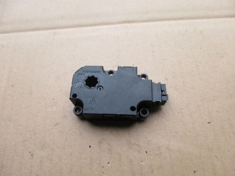 Сервоприводы печки MERCEDES-BENZ C-класс W205/S205/C205/A205 (2014 - 2018) фото 1 — Разборка Мерседес