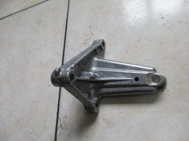 Кронштейн обводного ролика MERCEDES-BENZ E-класс W212/S212/C207/A207 (2009 - 2013) — Разборка Мерседес