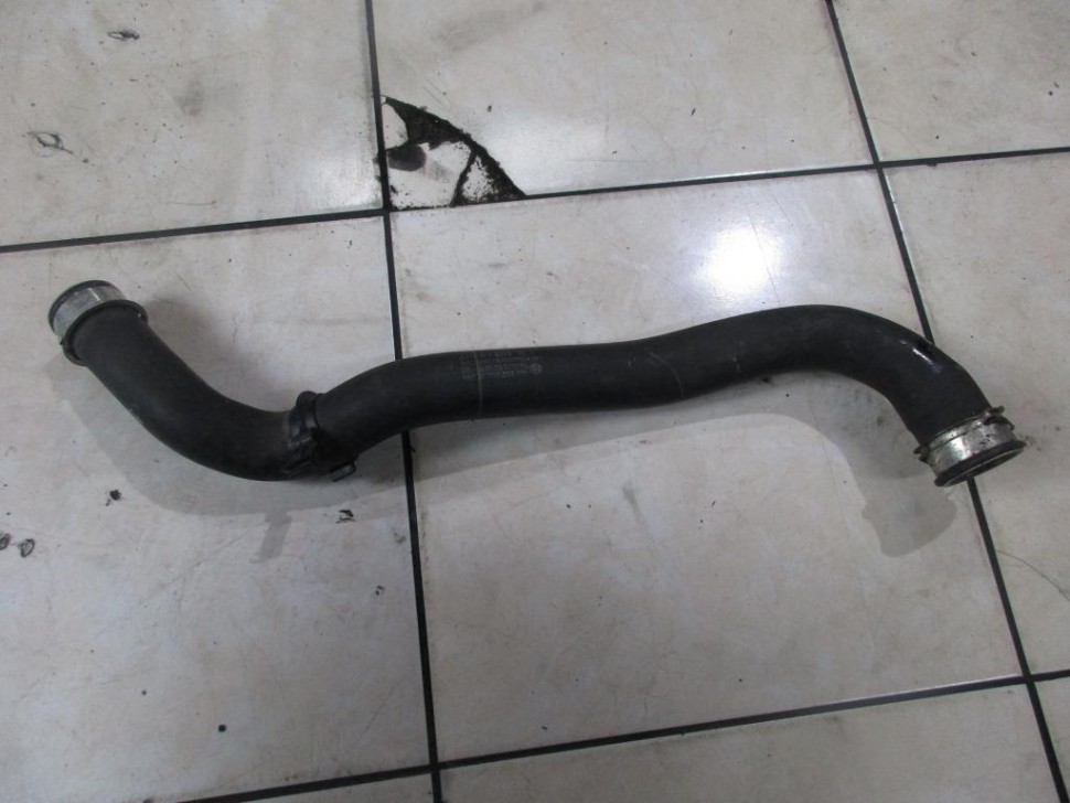 Патрубок радиатора MERCEDES-BENZ CLS-класс C219 рестайлинг (2008 - 2010) фото 1 — Разборка Мерседес