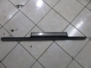 Накладка порога внутренняя MERCEDES-BENZ S-класс W220 (1998 - 2005) — Разборка Мерседес