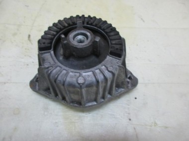 Опора двигателя MERCEDES-BENZ C-класс W204/S204/С204 рестайлинг (2011 - 2015) — Разборка Мерседес