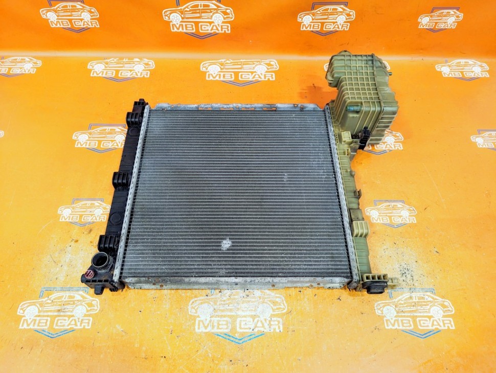 Радиатор MERCEDES-BENZ Vito W638 (1996 - 2003) фото 1 — Разборка Мерседес