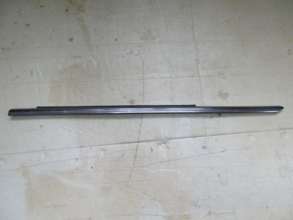 Молдинг стекла двери MERCEDES-BENZ S-класс W220 (1998 - 2005) фото 1 — Разборка Мерседес