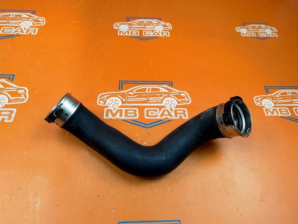 Патрубок интеркулера MERCEDES-BENZ E-класс W212/S212/C207/A207 (2009 - 2013) фото 1 — Разборка Мерседес