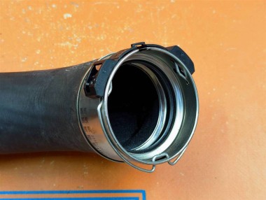 Патрубок интеркулера MERCEDES-BENZ E-класс W212/S212/C207/A207 (2009 - 2013) — Разборка Мерседес