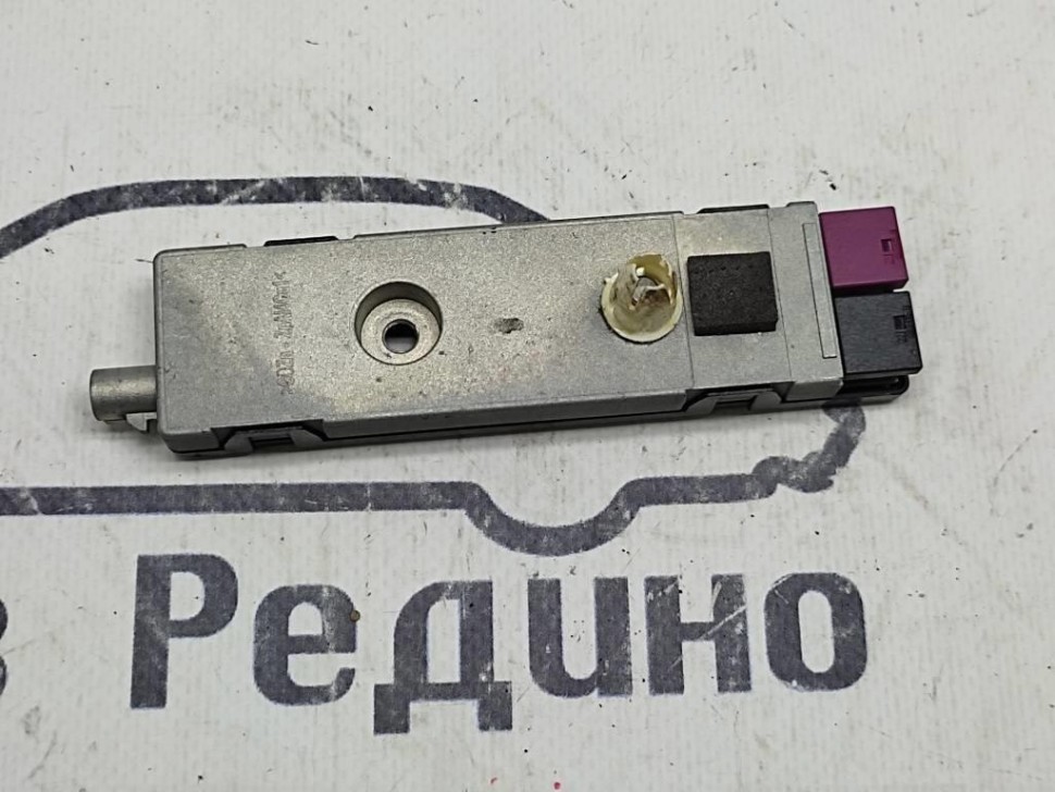 Усилитель антенны MERCEDES-BENZ C-класс W204/S204 (2006 - 2011) фото 1 — Разборка Мерседес