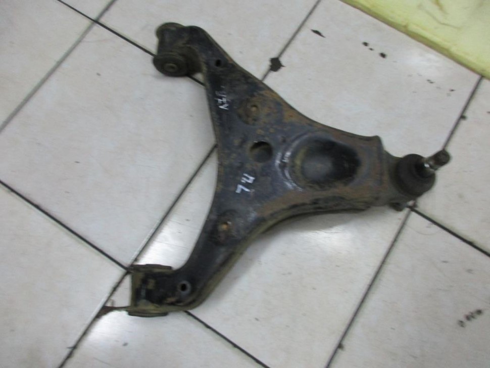 Рычаг передний нижний левый MERCEDES-BENZ Sprinter W906 (2006 - 2019) фото 1 — Разборка Мерседес