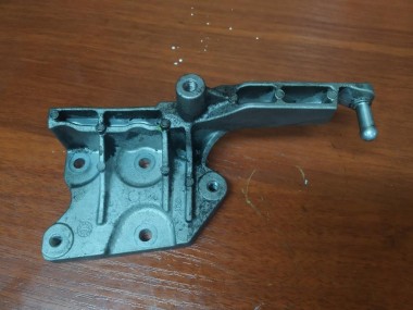 Кронштейн корпуса воздушного фильтра MERCEDES-BENZ GLC-класс X253 (2015 - 2019) — Разборка Мерседес