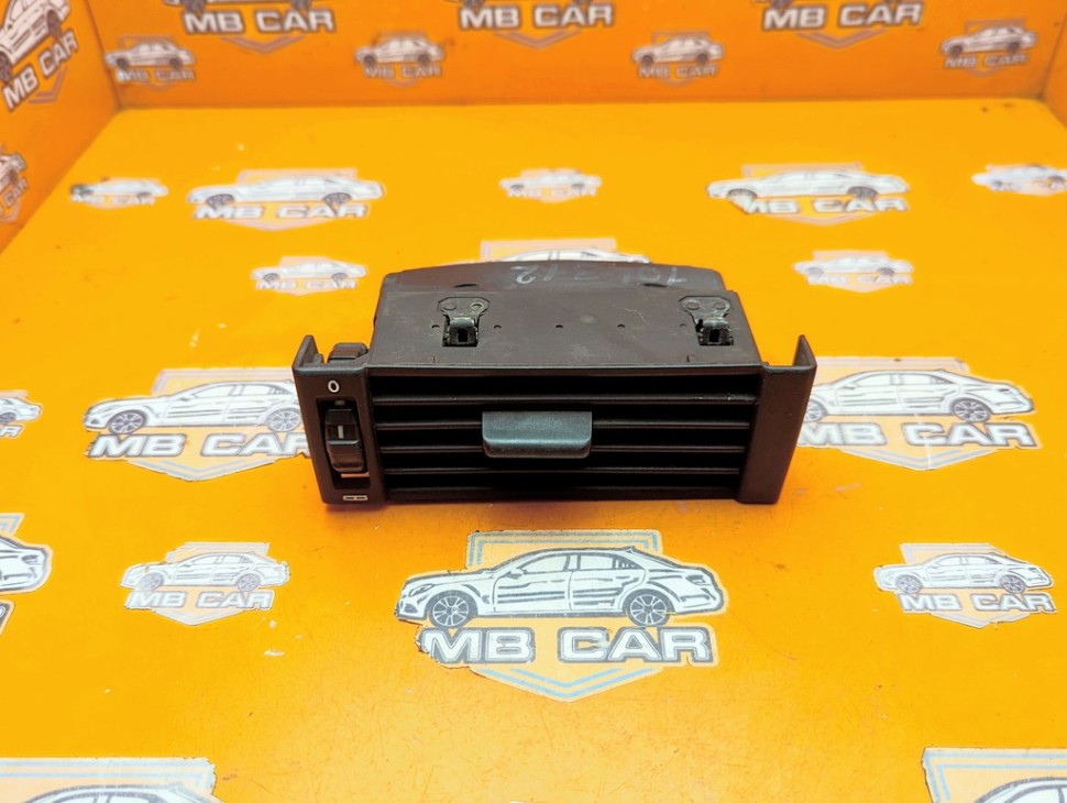 Воздуховод MERCEDES-BENZ E-класс W124/S124/C124/A124 (1984 - 1997) фото 1 — Разборка Мерседес