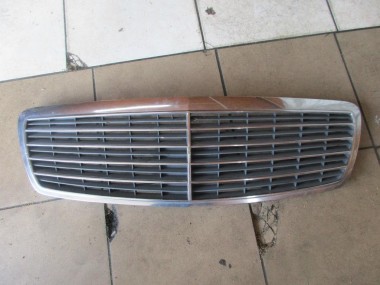 Решетка радиатора MERCEDES-BENZ E-класс W211/S211 (2002 - 2006) — Разборка Мерседес