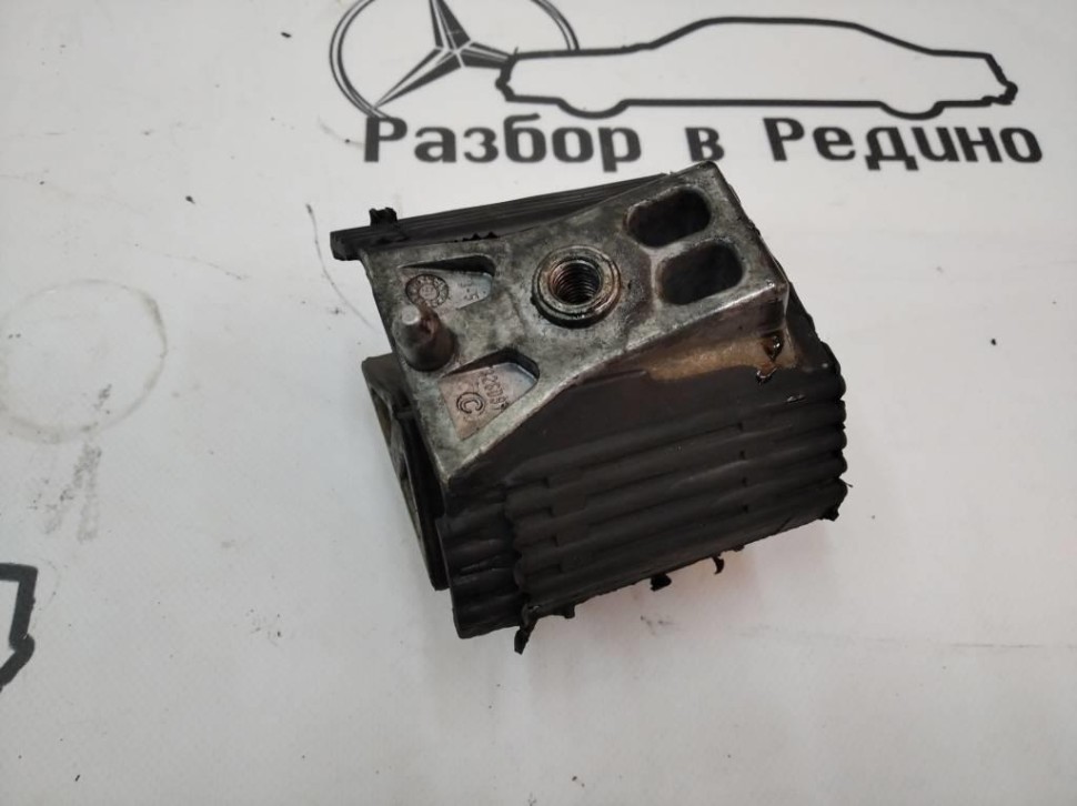 Опора двигателя MERCEDES-BENZ Sprinter W906 (2006 - 2019) фото 1 — Разборка Мерседес