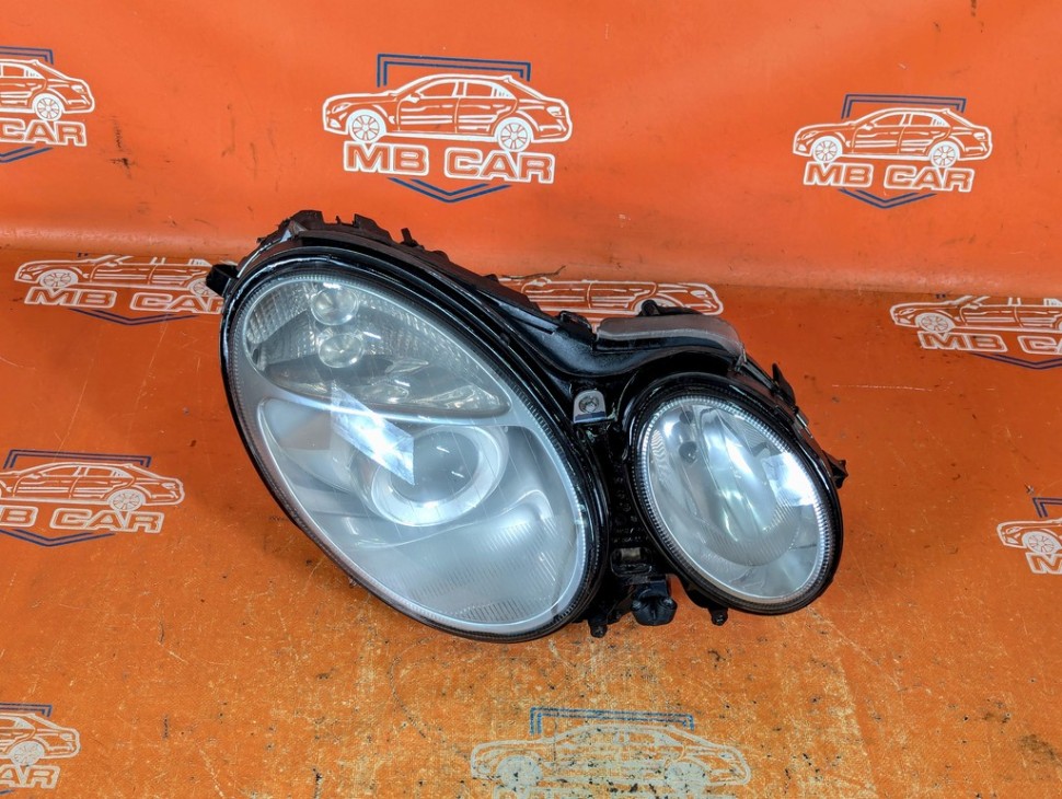 Фара правая MERCEDES-BENZ E-класс W211/S211 (2002 - 2006) фото 1 &mdash; Разборка Мерседес