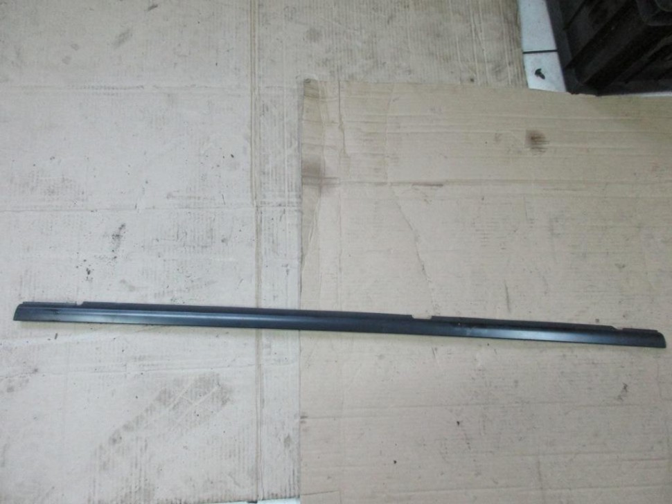 Молдинг стекла двери MERCEDES-BENZ C-класс W203/S203/CL203 рестайлинг (2004 - 2008) фото 1 — Разборка Мерседес