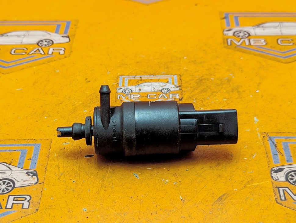 Насос омывателей MERCEDES-BENZ S-класс W220 рестайлинг (2002 - 2005) S 320 CDI 3.2 AT (204 л.с.) фото 1 &mdash; Разборка Мерседес
