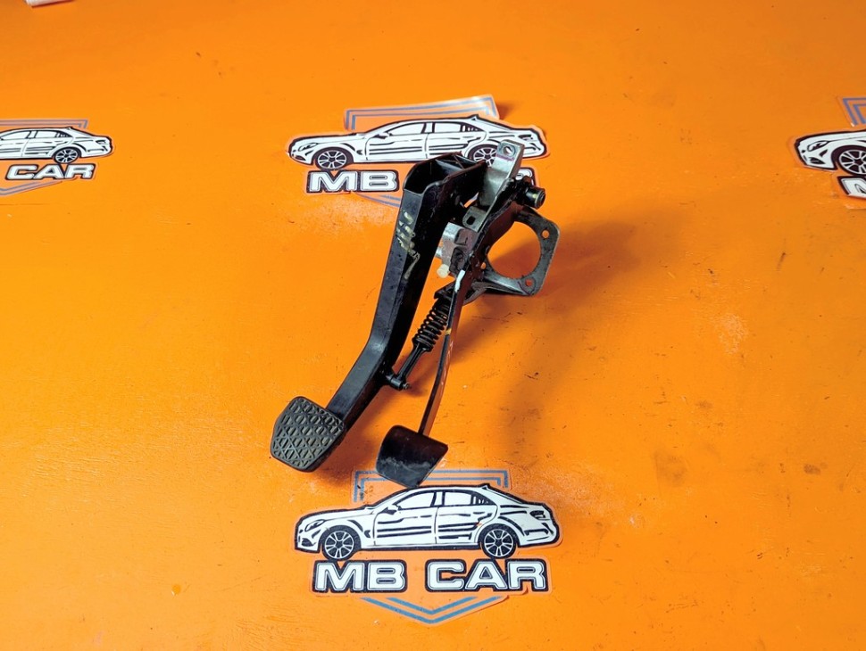 Педальный узел MERCEDES-BENZ C-класс W202/S202 (1993 - 1997) фото 1 &mdash; Разборка Мерседес