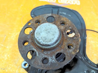 Кулак поворотный передний правый MERCEDES-BENZ C-класс W204/S204/С204 рестайлинг (2011 - 2015) — Разборка Мерседес