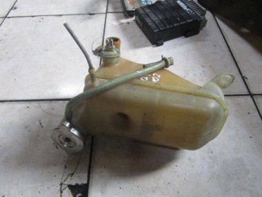 Бачок расширительный MERCEDES-BENZ E-класс W124/S124/C124/A124 (1984 - 1997) — Разборка Мерседес