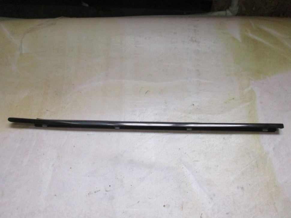 Молдинг стекла двери MERCEDES-BENZ E-класс W210/S210 рестайлинг (1999 - 2003) фото 1 — Разборка Мерседес