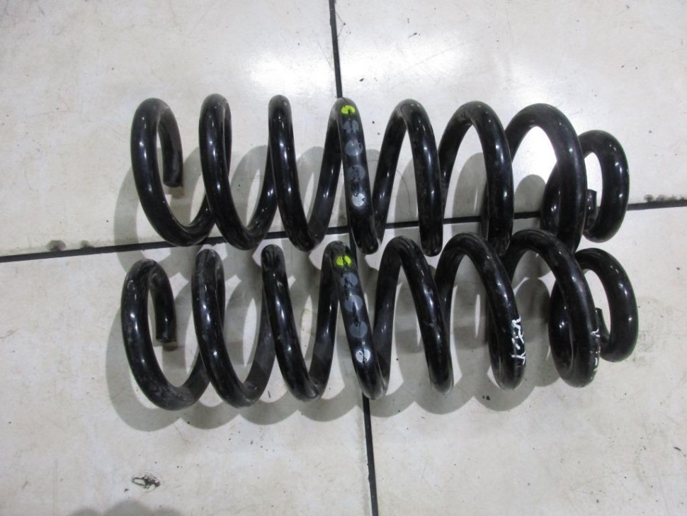 Пружина задняя MERCEDES-BENZ C-класс W205/S205/C205/A205 (2014 - 2018) фото 1 — Разборка Мерседес