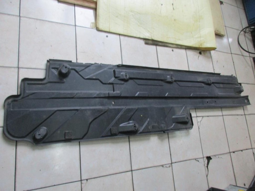 Защита днища MERCEDES-BENZ C-класс W204/S204 (2006 - 2011) фото 1 — Разборка Мерседес